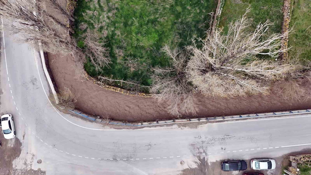 KAYSERİ’DE ETKİLİ OLAN SAĞANAK YAĞIŞLARLA BİRLİKTE DOLAN SULAMA KANALLARI, BAHAR MEVSİMİ İLE...