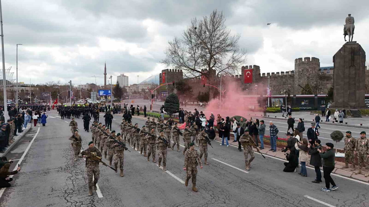 KAYSERİ’DE TÜRK POLİS TEŞKİLATI’NIN 181. YILI DOLAYISIYLA DÜZENLENEN PROGRAMDA, POLİS ÖZEL HAREKAT...