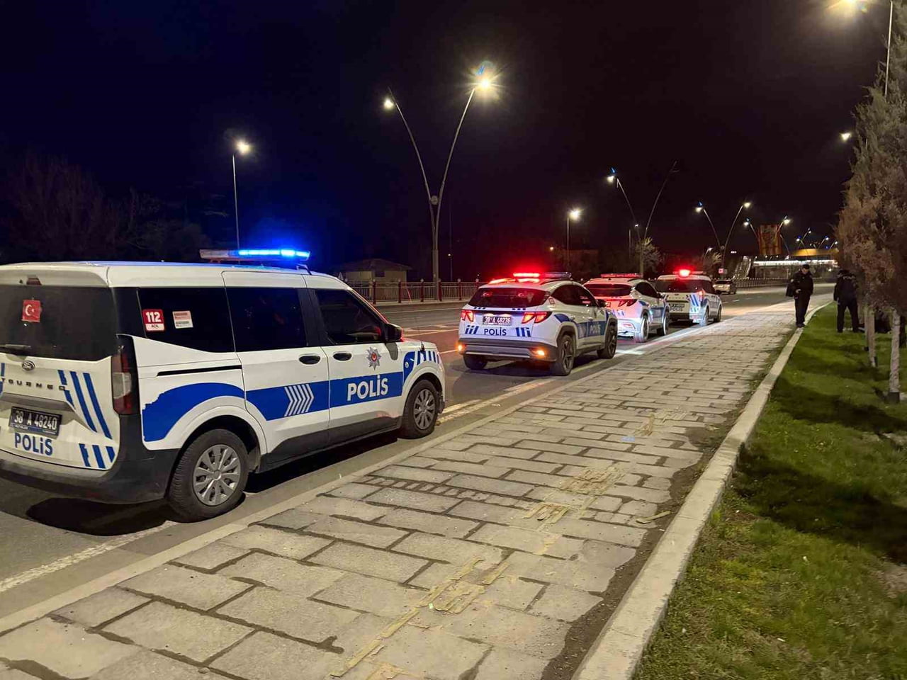 KAYSERİ’NİN KOCASİNAN İLÇESİNDE POLİS EKİPLERİNİ GÖRÜNCE YAYA OLARAK KAÇAN ŞAHIS, KOVALAMACA...