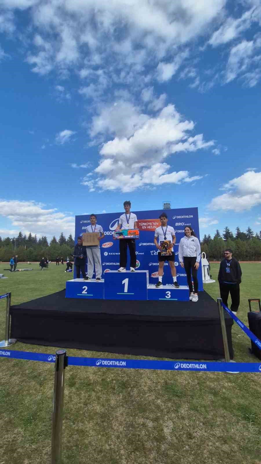 KAYSERİLİ SPORCU BERAT İŞLER; ESKİŞEHİR’DE YAPILAN BÖLGE YARIŞMALARI’NDA BİRİNCİ OLARAK HEM ALTIN...