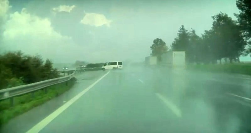 KAZA ANI KAMERAYA YANSIDI.