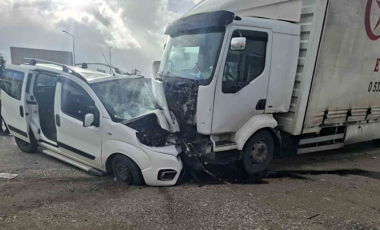 KAZA, BEYŞEHİR-ISPARTA KARA YOLU İLÇE MERKEZİ ÇIKIŞI ÇEVRE YOLU KAVŞAĞINDA 8 ŞUBAT GÜNÜ YAŞANMIŞTI...