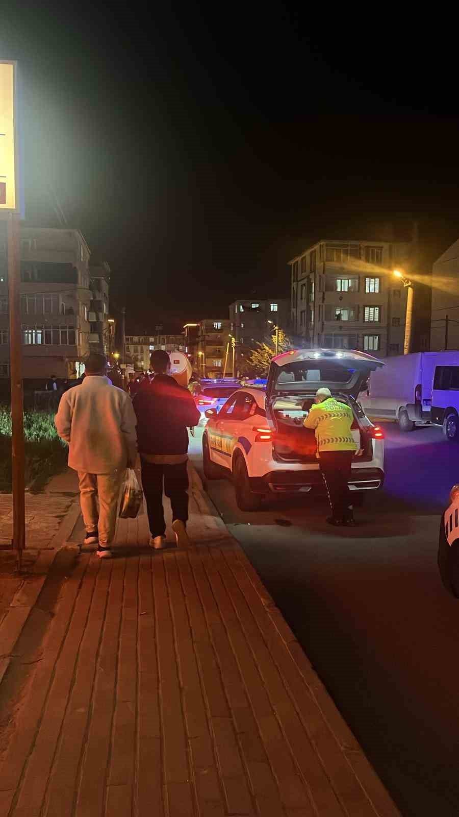 KAZA NEDENİYLE OLAY YERİNE GELEN EKİPLER