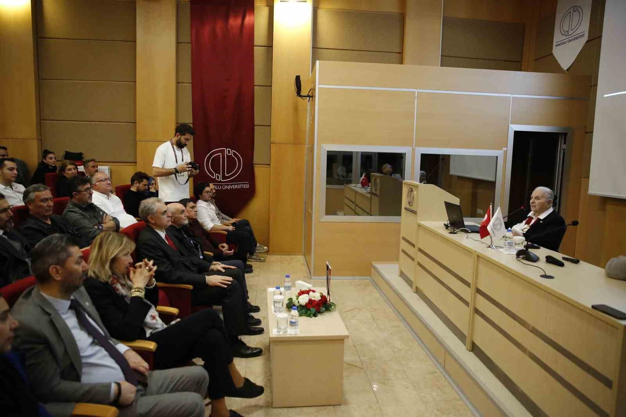 KAZIM KARABEKİR’İN KIZI TİMSAL KARABEKİR, ANADOLU ÜNİVERSİTESİ EDEBİYAT FAKÜLTESİ’NE KONUK OLDU VE...