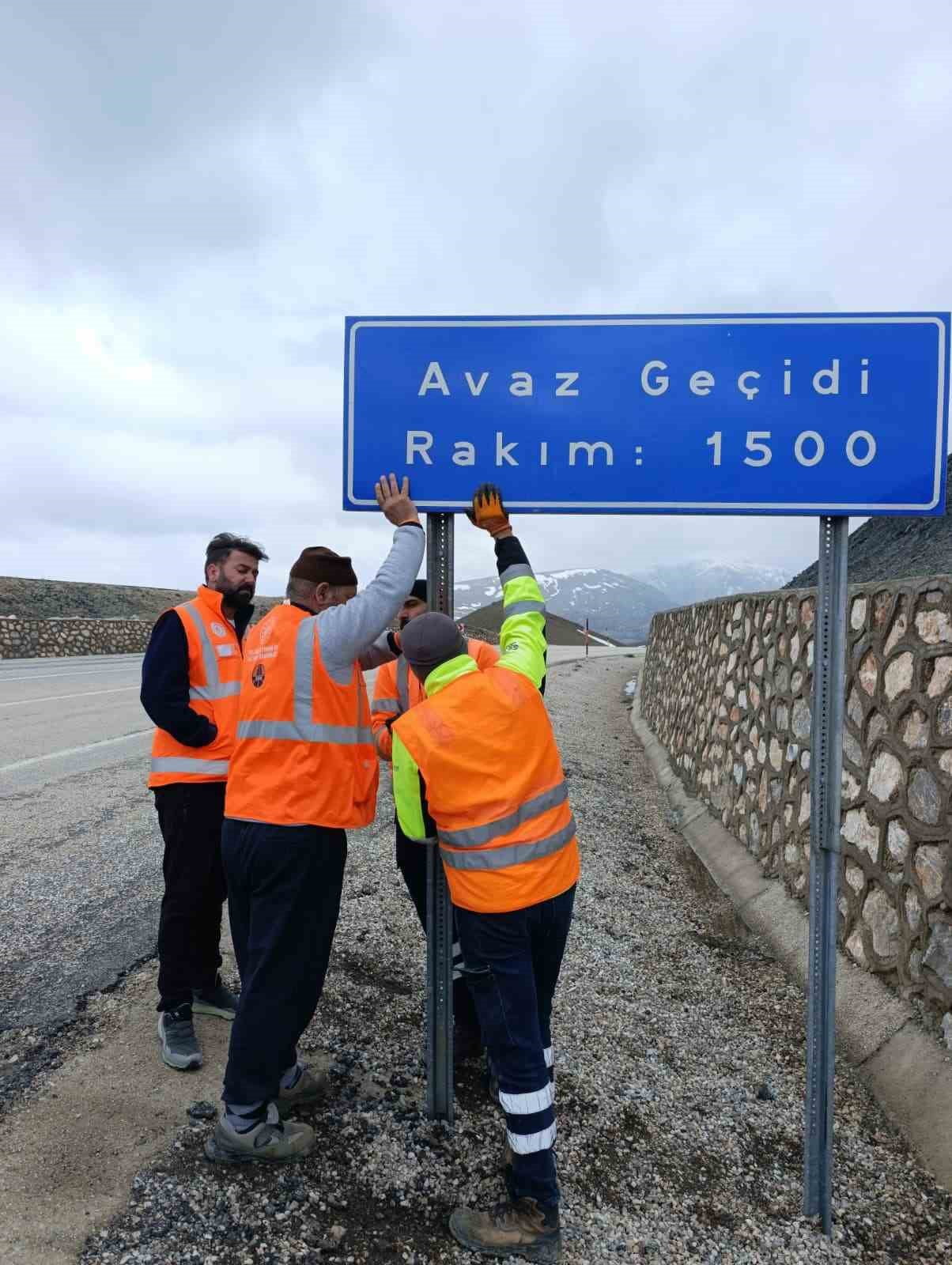 KEMALİYE’DE "ÇİMENTO GEÇİDİ"NİN ADI "AVAZ GEÇİDİ" OLARAK DEĞİŞTİRİLDİ