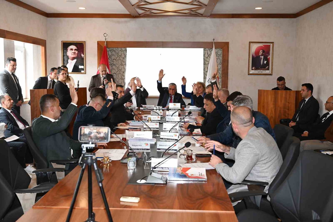 KEMER BELEDİYESİ NİSAN AYI MECLİS TOPLANTISI, KEMER BELEDİYE BAŞKANI NECATİ TOPALOĞLU...