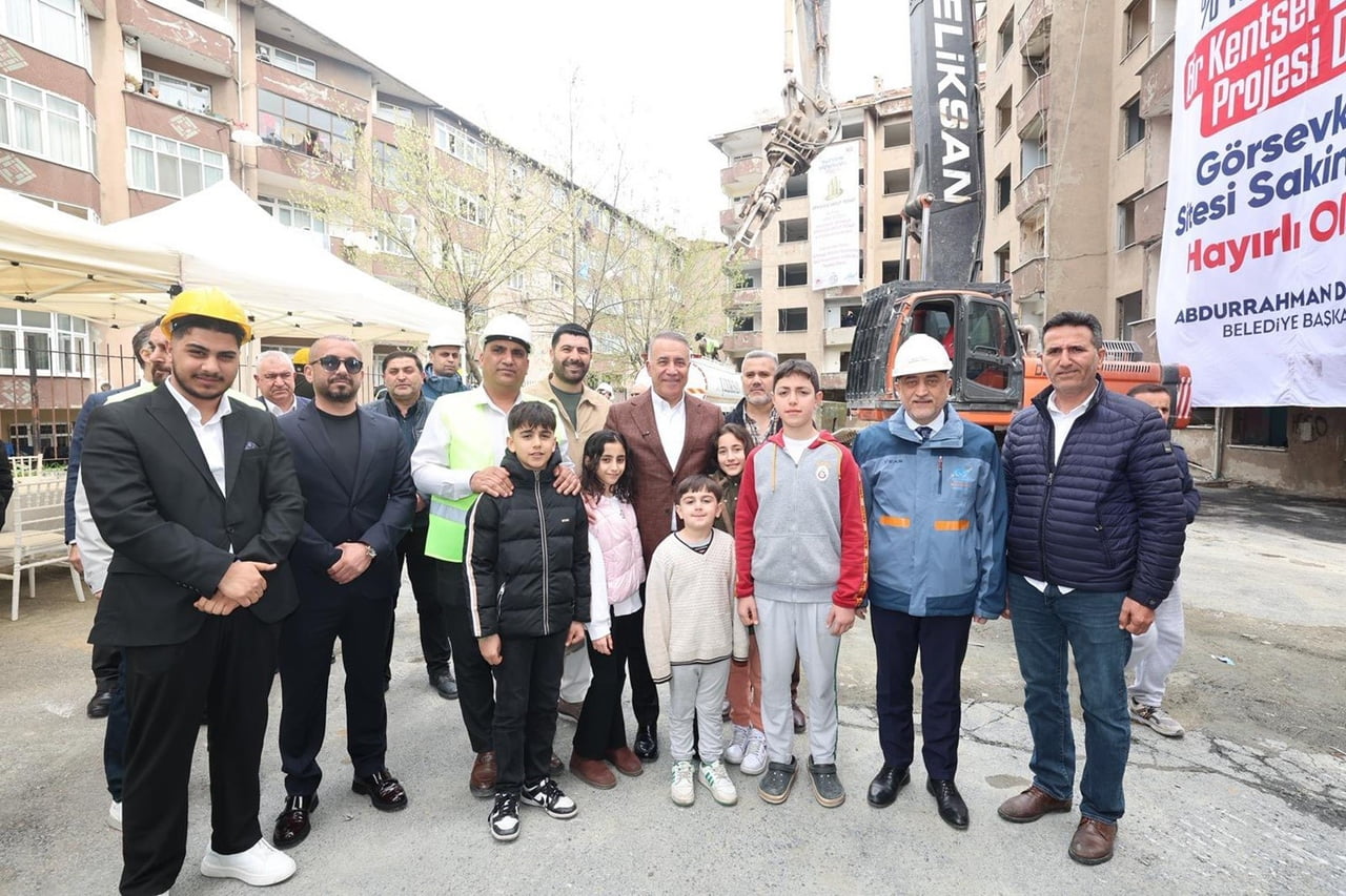KENTSEL DÖNÜŞÜM İÇİN YOĞUN BİR ÇALIŞMA YÜRÜTEN SULTANGAZİ BELEDİYESİ, İLÇEDE YÜZDE 100 VATANDAŞ...