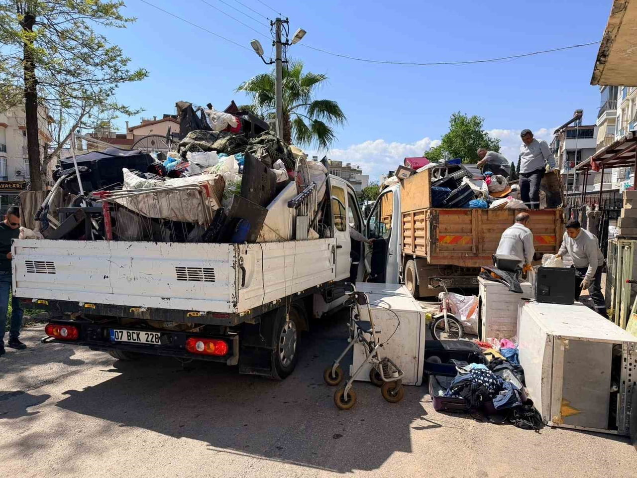 KEPEZ BELEDİYESİ, KÜTÜKÇÜ MAHALLESİ’NDE YAŞAYAN 44 YAŞINDAKİ İ.K.’NİN MÜSTAKİL EVİNİN BAHÇESİNDEN...