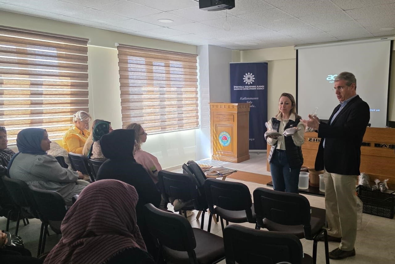 KİLİS VE GAZİANTEP’TE KADIN ÇİFTÇİLERE ONARICI TARIM EĞİTİMİ VERİLDİ