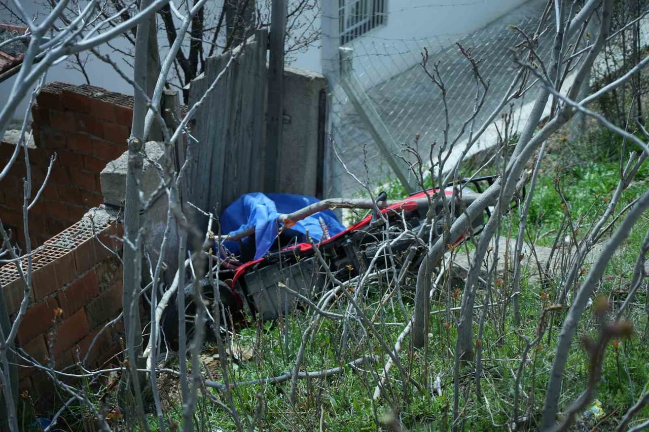 KIRIKKALE'DE KASKSIZ KULLANDIĞI ELEKTRİKLİ MOTOSİKLETLE BAHÇE DUVARINA ÇARPAN 74 YAŞINDAKİ SÜRÜCÜ...