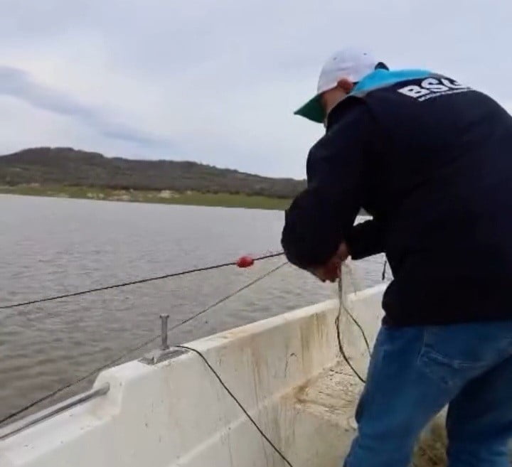 KIRKLARELİ KAYALI BARAJI'NDA YAPILAN DENETİMLERDE 650 METRE UZUNLUĞUNDA YASADIŞI BALIK AĞI ELE...