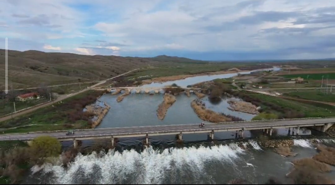 KIZILIRMAK'IN KIRŞEHİR KIYISINDA MEVSİMSEL YAĞIŞLARIN ETKİSİYLE KURUMA NOKTASINA GELEN BÖLGELERDE...