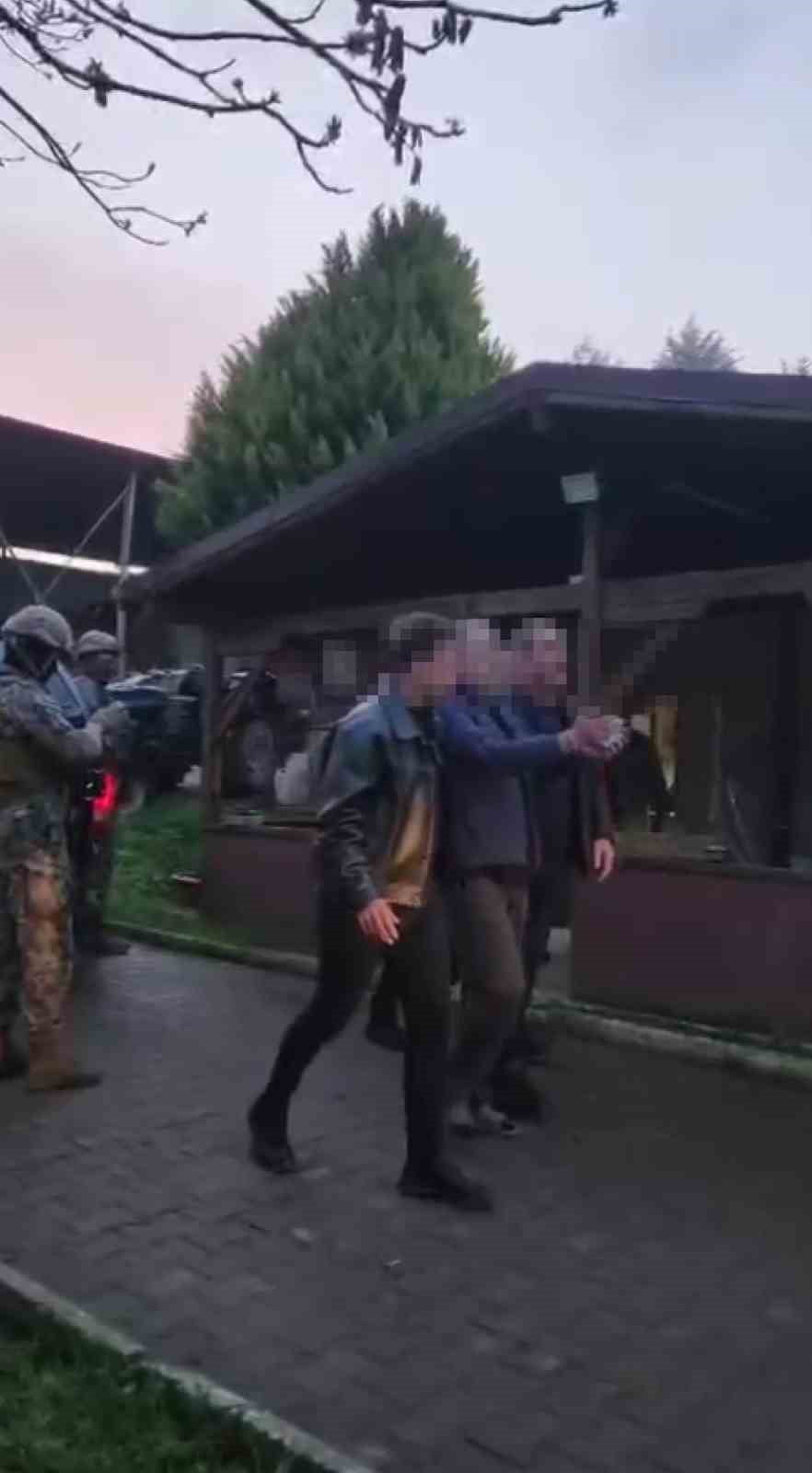 KOCAELİ'DE KASTEN ÖLDÜRME SUÇUNDAN MÜEBBET HAPİS CEZASI BULUNAN VE 4 YILDIR FİRARİ OLAN HÜKÜMLÜ...