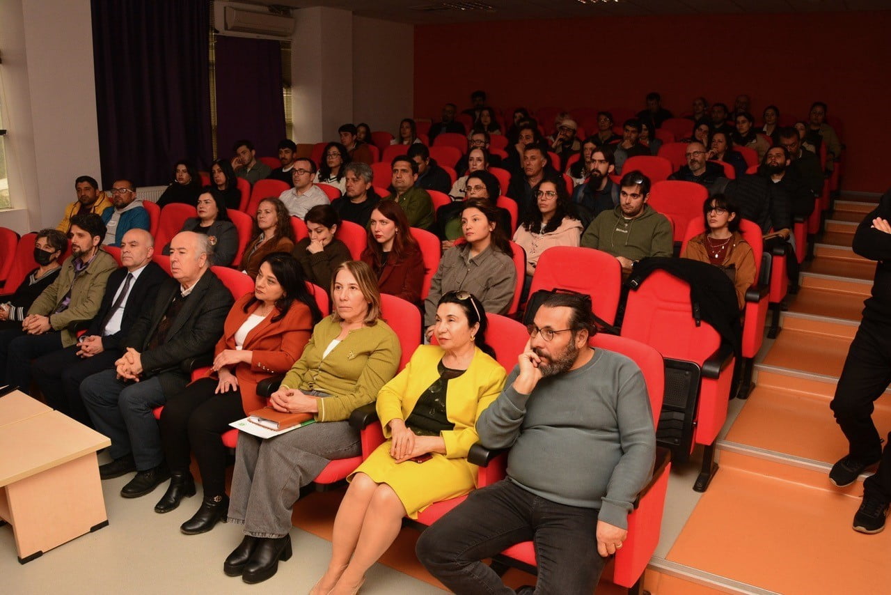 KOCAELİ'DE OSMANLI MEZAR TAŞLARININ TARİHSEL VE KÜLTÜREL DERİNLİĞİ MASAYA YATIRILDI. UZMAN SANAT...