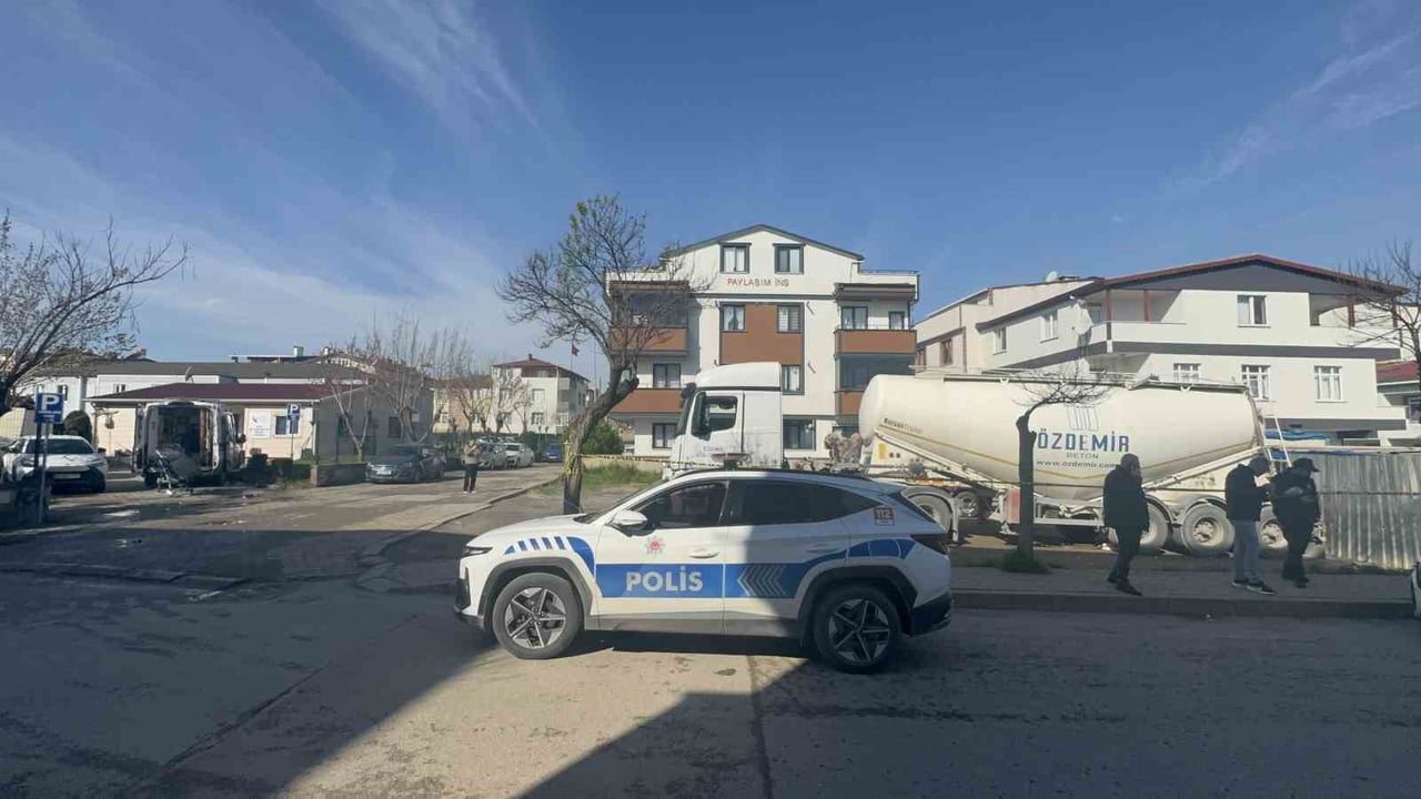 KOCAELİ'NİN DARICA İLÇESİNDE İŞE GİTMEK İÇİN TIRINA BİNDİĞİ SIRADA SİLAHLI SALDIRIYA UĞRAYAN ÇETİN...