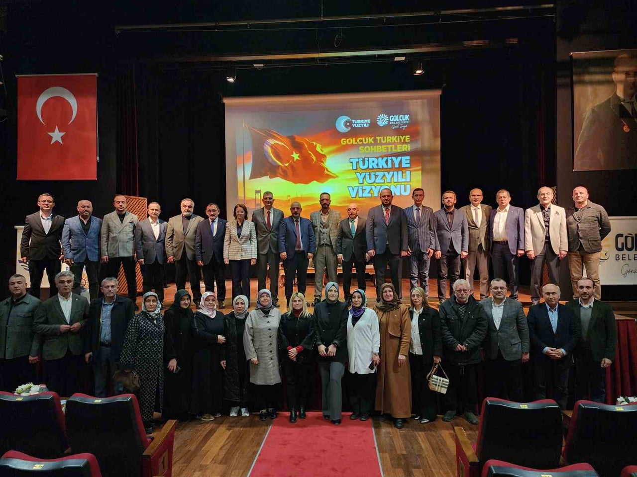 KOCAELİ'NİN GÖLCÜK İLÇESİNDE "TÜRKİYE YÜZYILI VİZYONU" TEMASIYLA DÜZENLENEN "GÖLCÜK SOHBETLERİ"...