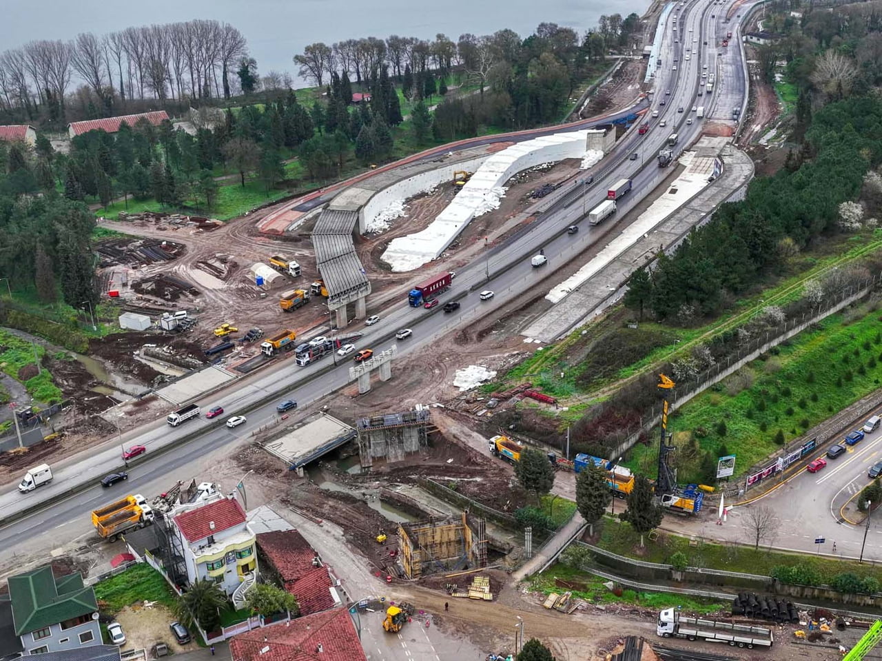 KOCAELİ BÜYÜKŞEHİR BELEDİYESİ’NİN SON 6 AYDA HAYATA GEÇİRDİĞİ ÜSTYAPI VE ULAŞIM YATIRIMLARININ...