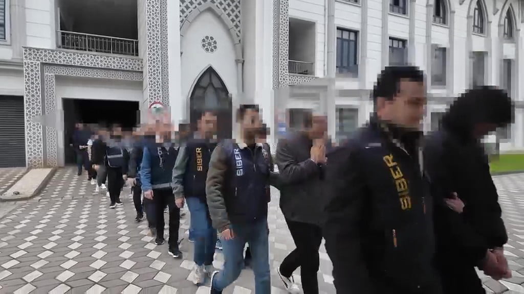 KOCAELİ MERKEZLİ 9 İLDE DÜZENLENEN OPERASYONDA, KRİPTO YATIRIM VAADİYLE İNDİRTİLEN SAHTE UYGULAMA...