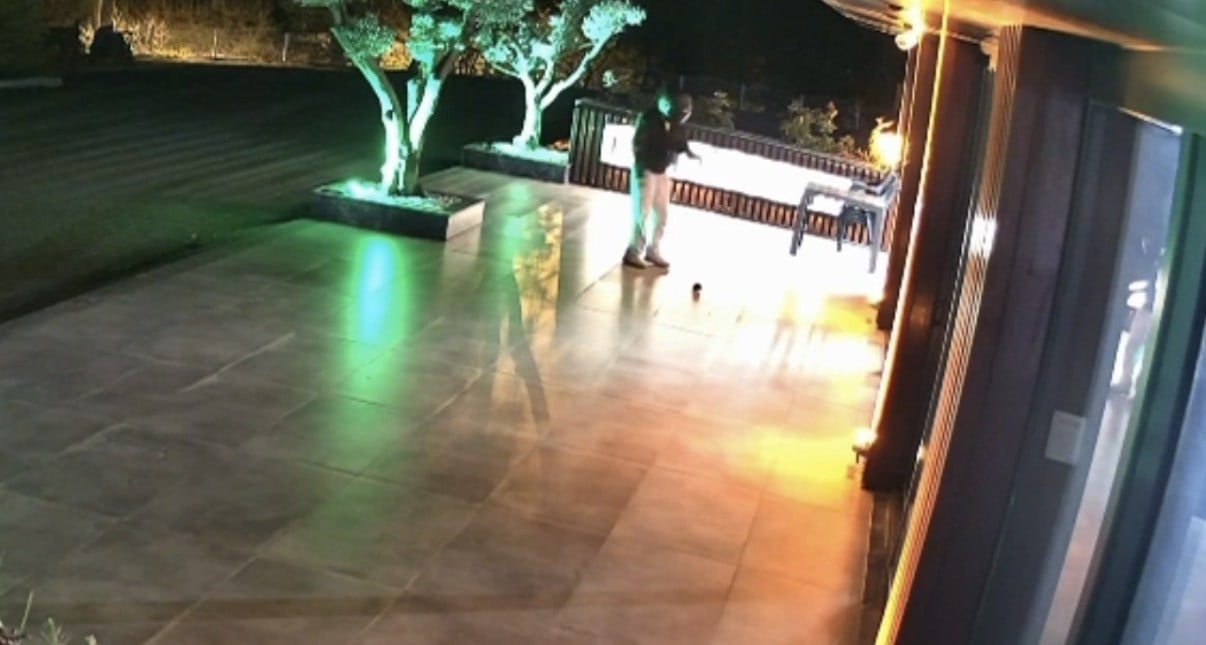 KOCAELİ’NİN BAŞİSKELE İLÇESİNDE BİR OTO GALERİYE EL BOMBASI ATILMASIYLA GERÇEKLEŞTİRİLEN SALDIRIYA...