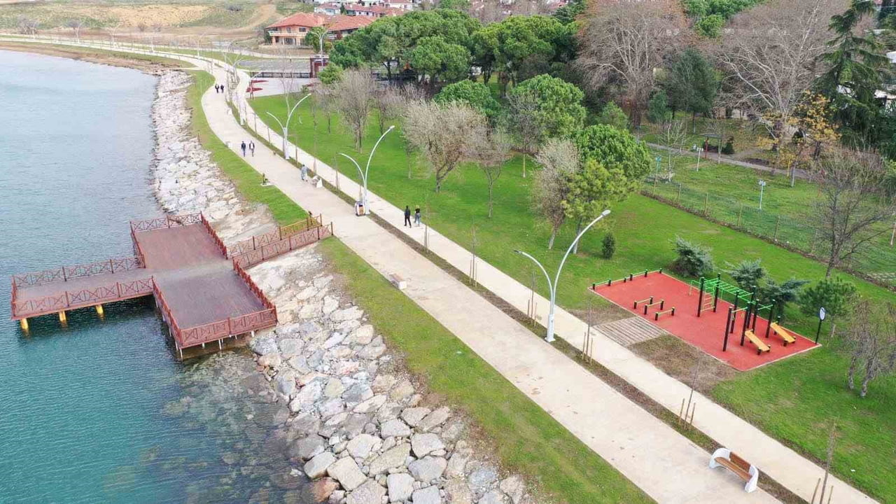 KOCAELİ’NİN DARICA İLÇESİNDE SON 7 YILDA 34 YENİ PARK VE 22 SEMT SAHASI YAPILDI. 2026 YILI...