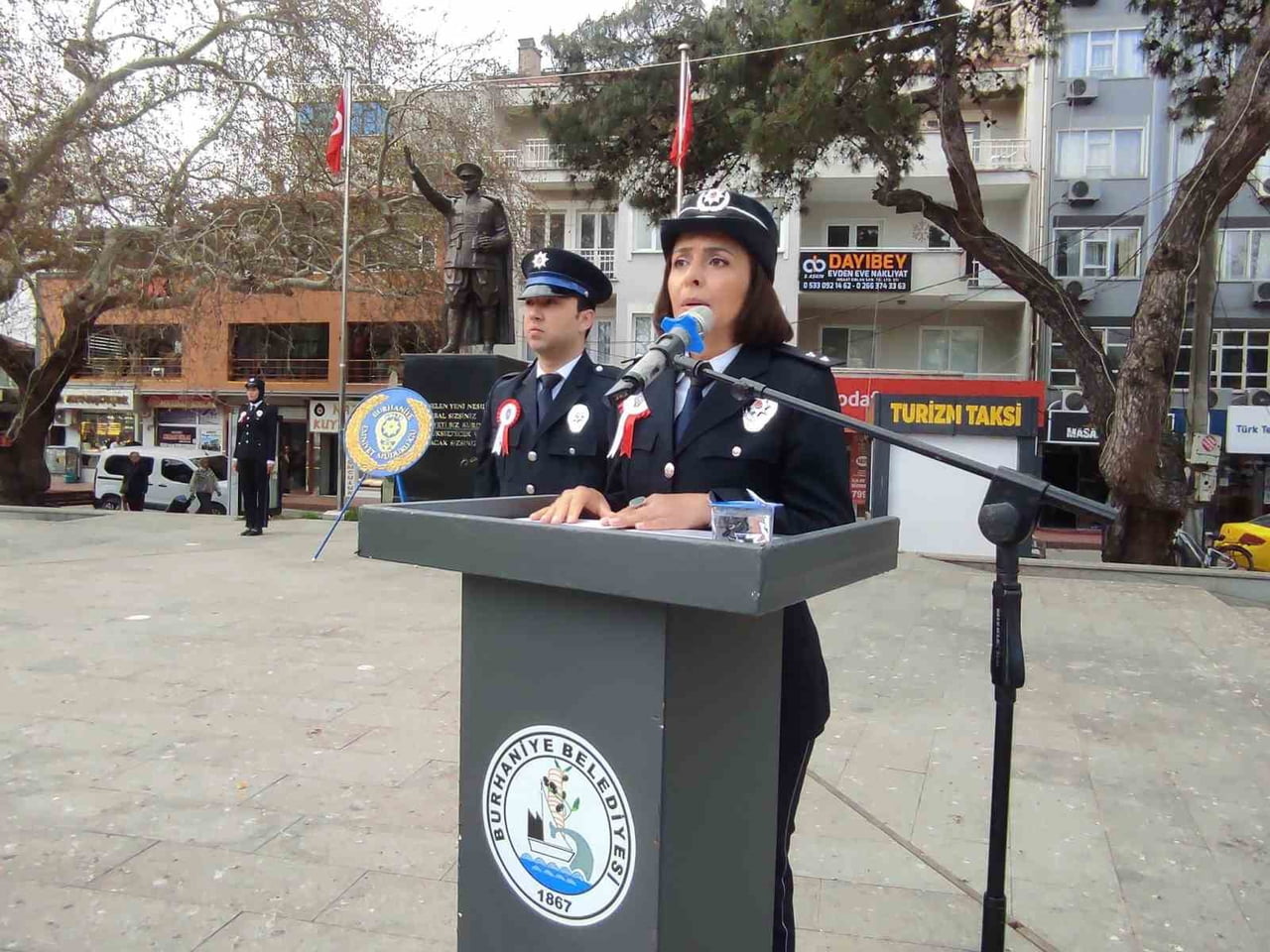 KOMİSER ESRA BAŞOL