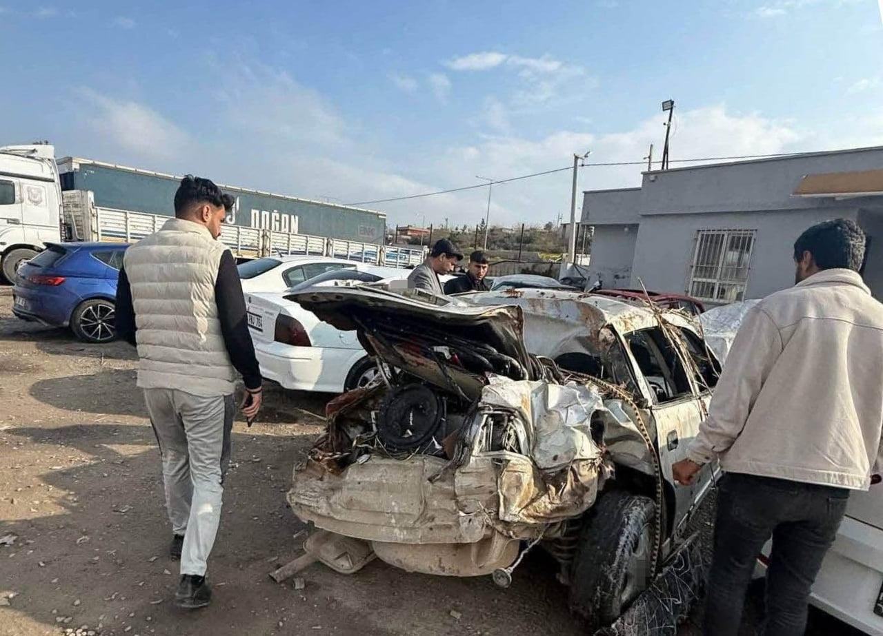 KONTROLDEN ÇIKARAK DEVRİLEN OTOMOBİLİN SÜRÜCÜSÜ ÖLDÜ