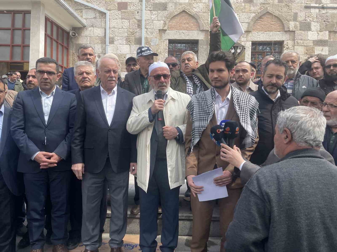 KONYA’DA İSRAİL'İN FİLİSTİNLİ MAHKUMLAR HAKKINDA ALDIĞI İDAM KARARLARINA KARŞI AÇIKLAMA...