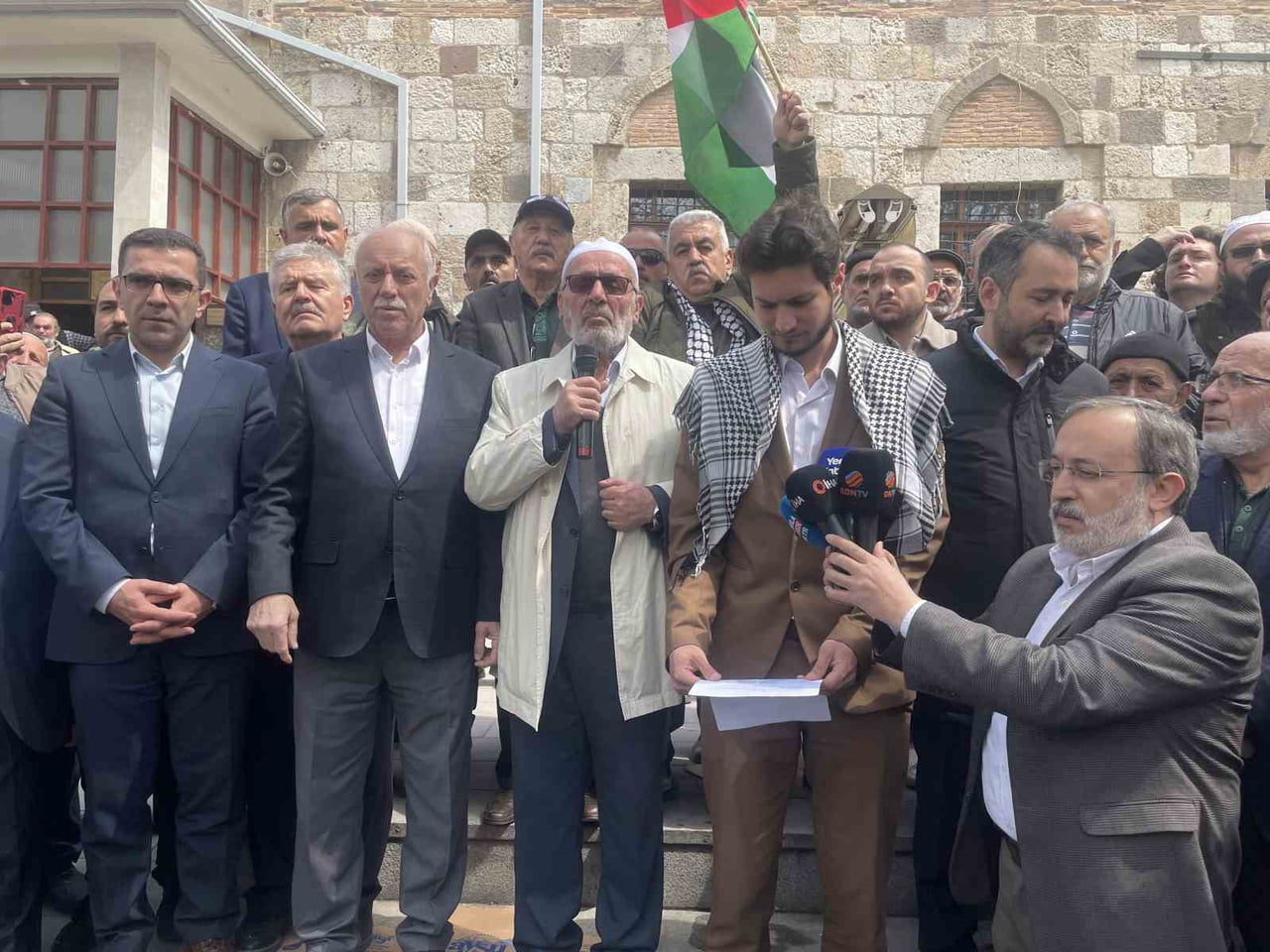 KONYA’DA İSRAİL'İN FİLİSTİNLİ MAHKUMLAR HAKKINDA ALDIĞI İDAM KARARLARINA KARŞI AÇIKLAMA...