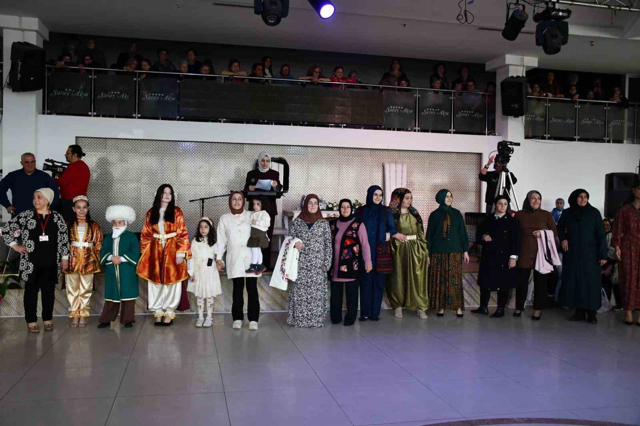 KONYA’NIN AKŞEHİR İLÇESİNDE HALK EĞİTİMİ MERKEZİ KURSİYERLERİ TARAFINDAN HAZIRLANAN GİYİM...