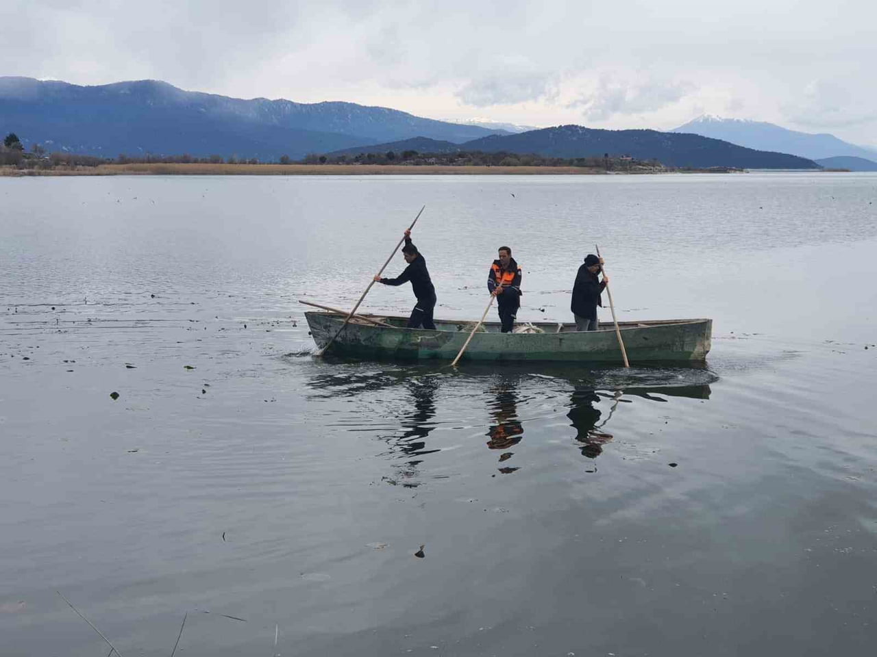 KONYA’NIN BEYŞEHİR İLÇESİNDE, SÜREN AV YASAĞINA RAĞMEN KAÇAK AVCILIK YAPANLARA YÖNELİK YAPILAN...