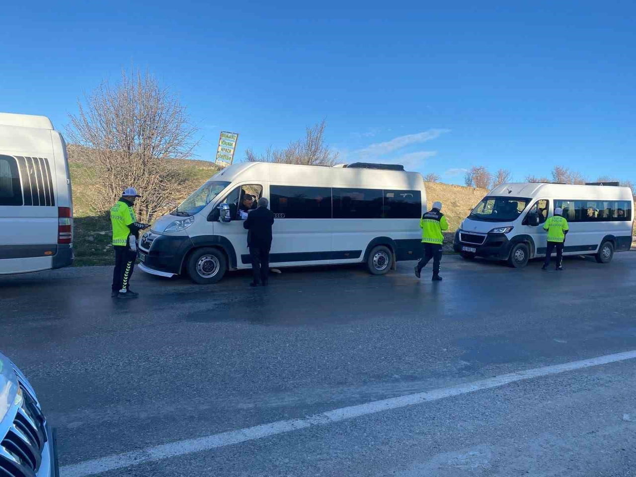 KONYA’NIN BOZKIR İLÇESİNDE, ÖĞRENCİLERİN GÜVENLİ ULAŞIMINI SAĞLAMAK AMACIYLA POLİS, JANDARMA VE...