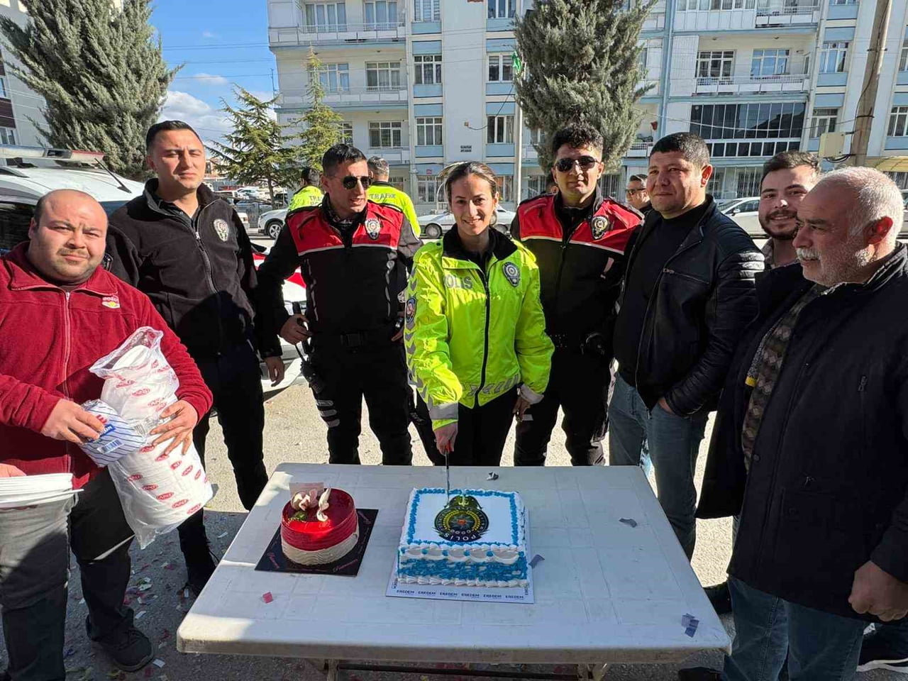 KONYA’NIN EREĞLİ İLÇESİNDE KAVGA İHBARI ÜZERİNE OLAY YERİNE GİDEN POLİS EKİPLERİ, SÜRPRİZLE...