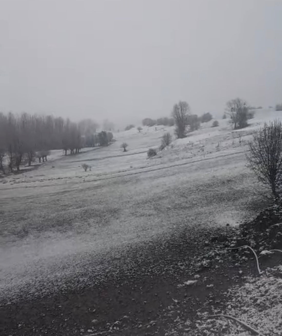 KONYA’NIN HALKAPINAR İLÇESİNDE, NİSAN AYINDA ETKİLİ OLAN KAR YAĞIŞI DİKKAT ÇEKTİ. TOROS...