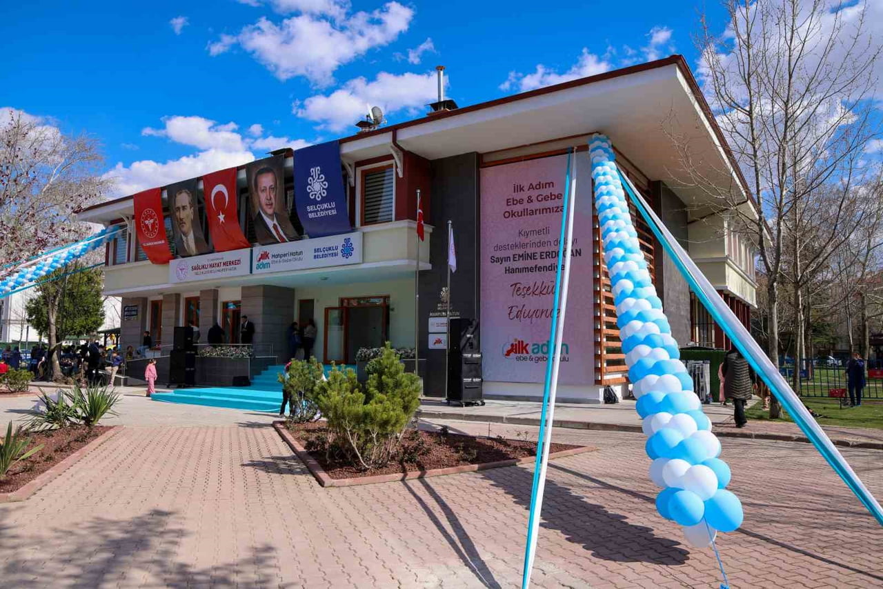 KONYA’NIN MERKEZ SELÇUKLU İLÇE BELEDİYESİ, SAĞLIK ALANINDAKİ YATIRIMLARINA YENİLERİNİ EKLEYEREK 7...