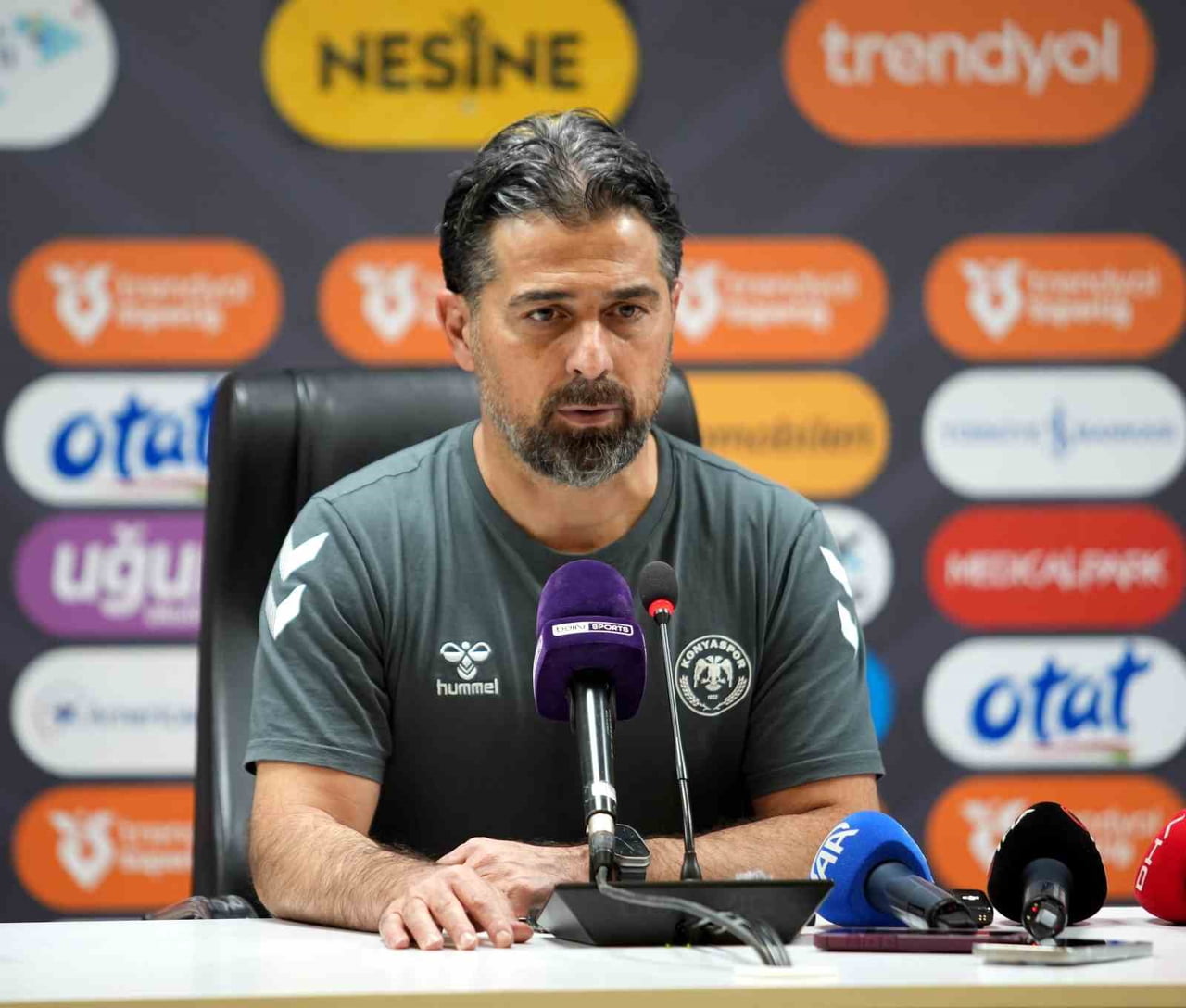 KONYASPOR TEKNİK DİREKÖRÜ İLHAN PALUT, SAMSUNSPOR KARŞISINDA ALDIKLARI 1 PUAN İÇİN MUTLU...