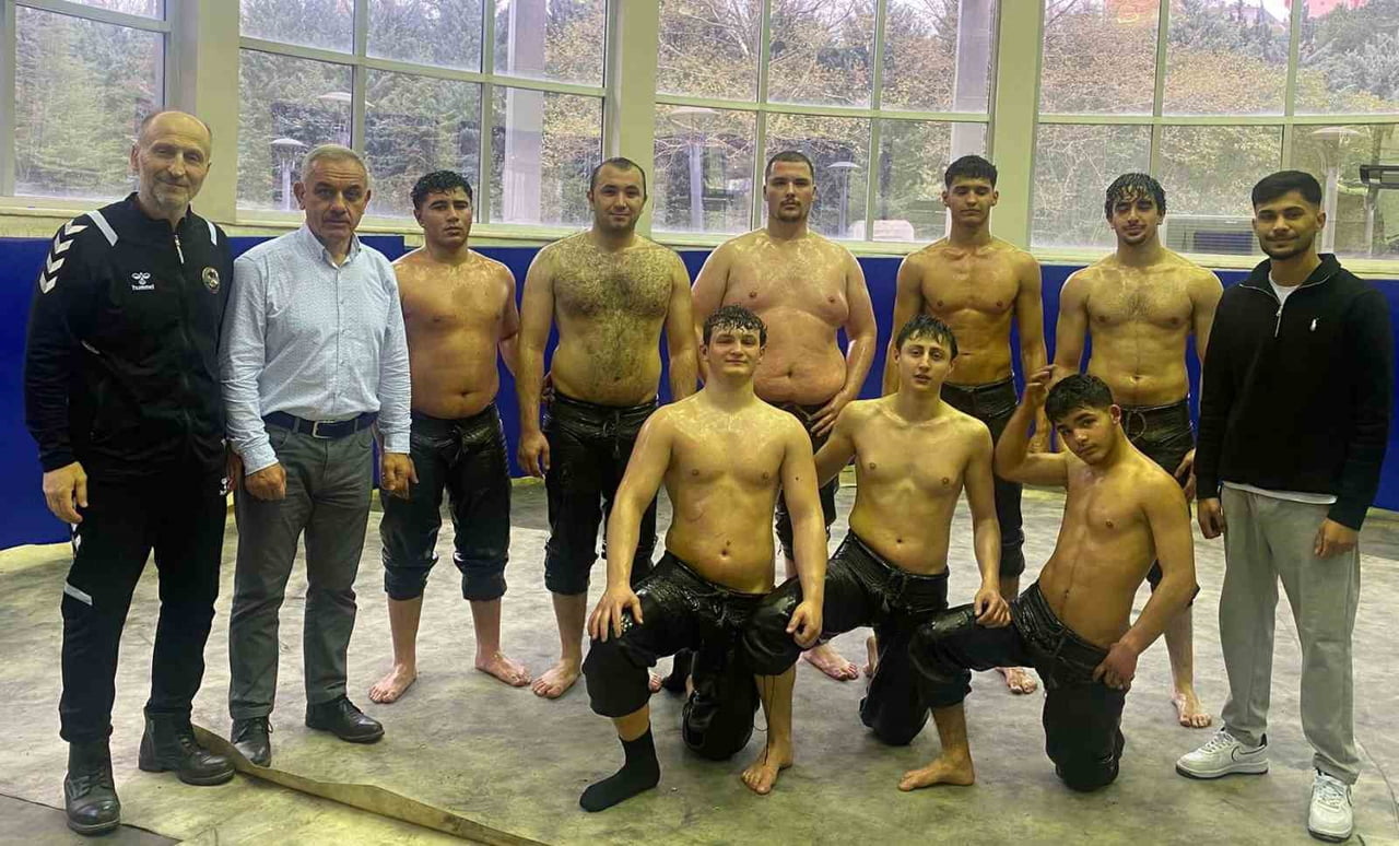 KÖRFEZ GENÇLERBİRLİĞİ YAĞLI GÜREŞ TAKIMI, YENİ SEZON HAZIRLIKLARINA BAŞLADI. 13 SPORCUDAN OLUŞAN...