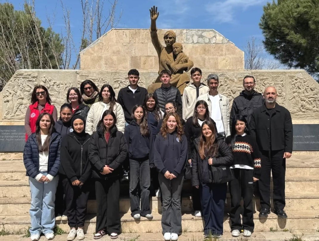 KÖŞKLÜ ÖĞRENCİLER ŞEHİTLERİ UNUTMADI