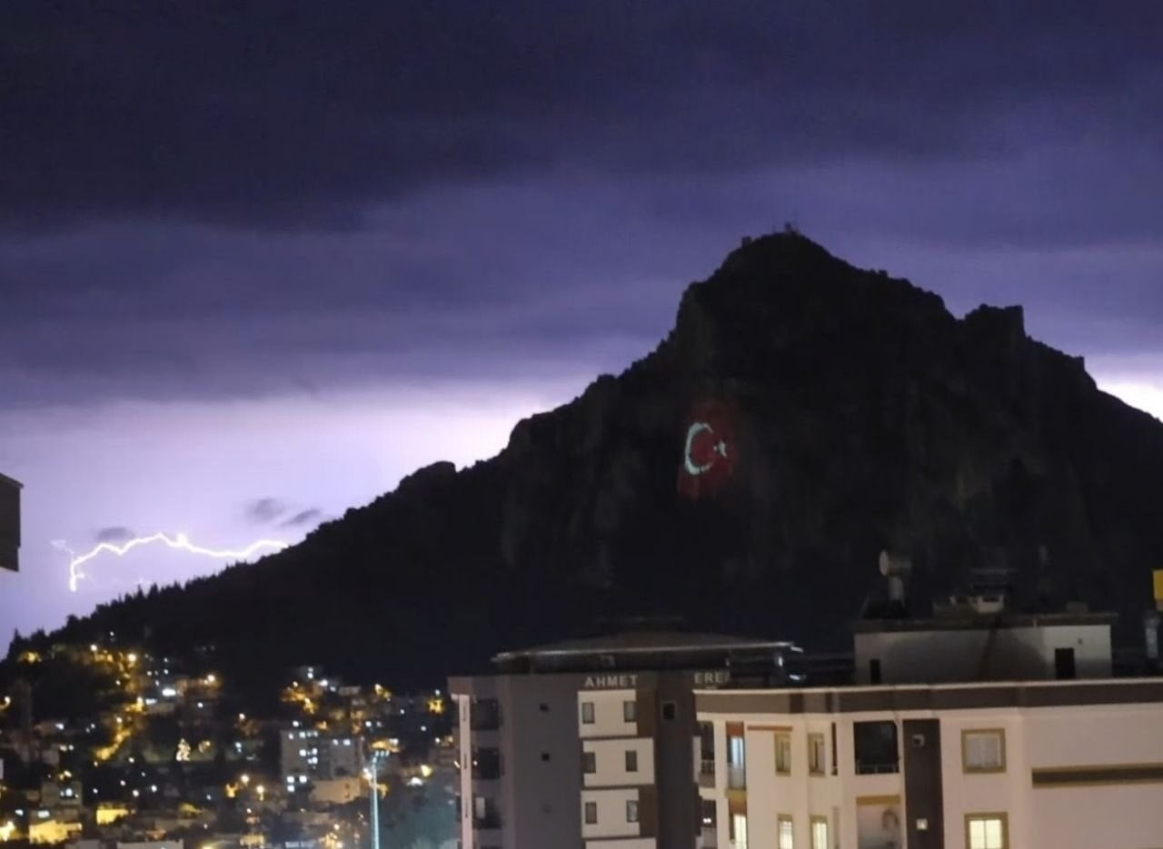 KOZAN KALESİ ŞİMŞEKLER