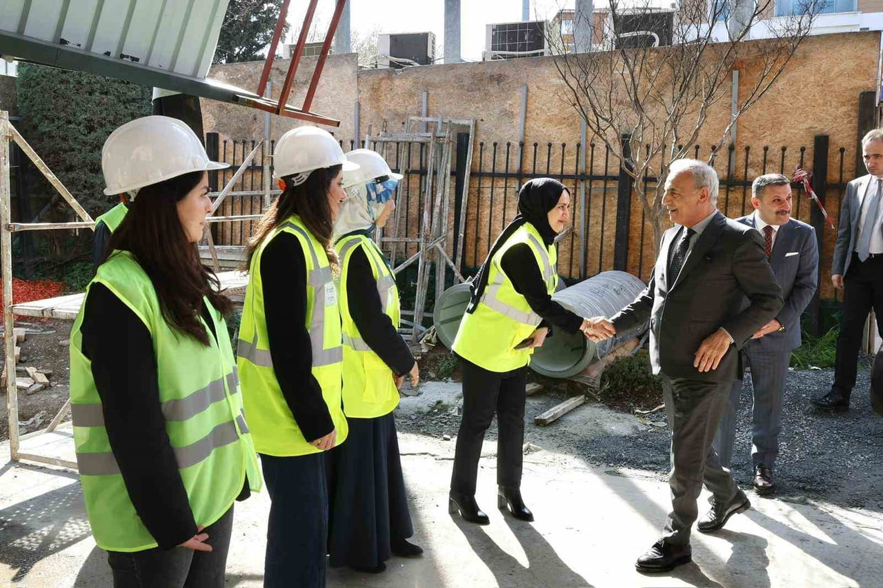 KÜÇÜKÇEKMECE BELEDİYE BAŞKANI KEMAL ÇEBİ, SEFAKÖY KÜLTÜR VE SANAT MERKEZİ’NDE YAPIMI DEVAM EDEN...