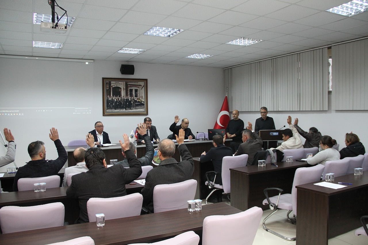 KULA BELEDİYESİ’NİN OLAĞAN MECLİS TOPLANTISINDA GÖRÜŞÜLEN 2025 YILI FAALİYET RAPORU, MECLİS...