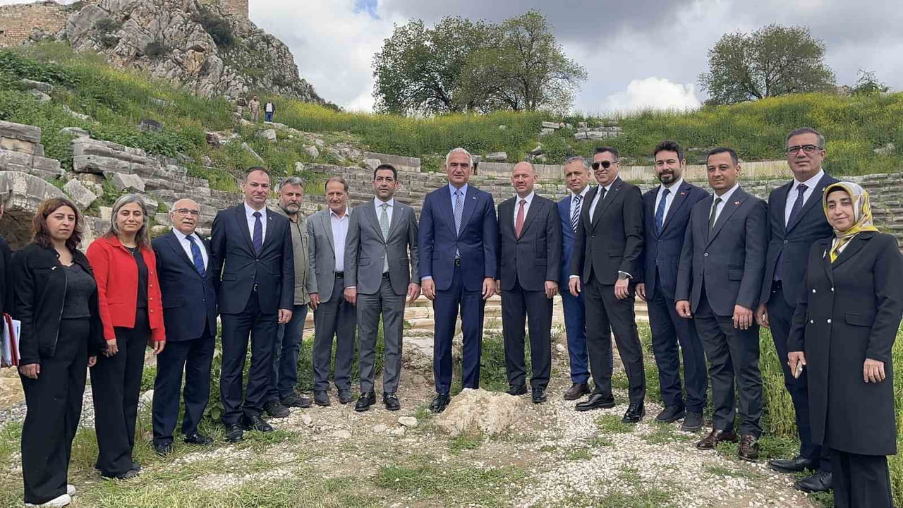 KÜLTÜR VE TURİZM BAKANI MEHMET NURİ ERSOY, BİR DİZİ ZİYARET KAPSAMINDA GELDİĞİ OSMANİYE’DE...