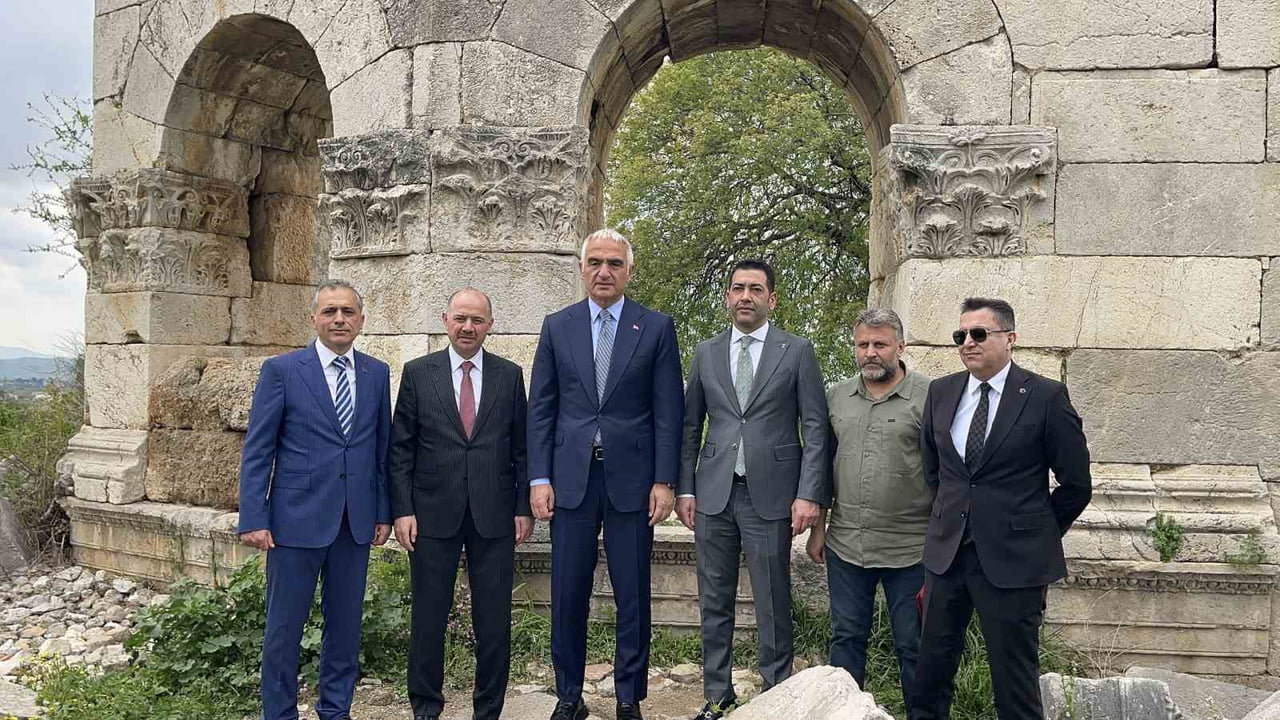 KÜLTÜR VE TURİZM BAKANI MEHMET NURİ ERSOY, BİR DİZİ ZİYARET KAPSAMINDA GELDİĞİ OSMANİYE’DE...