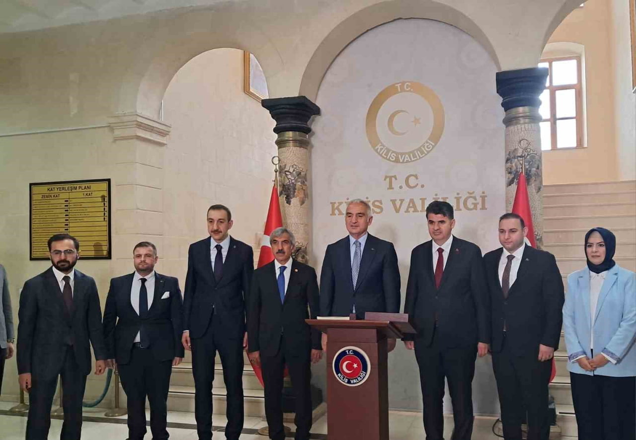 KÜLTÜR VE TURİZM BAKANI MEHMET NURİ ERSOY, BÖLGEDEKİ ATEŞ ÇEMBERİNİN İÇİNDE TÜRKİYE'NİN BİR HUZUR...