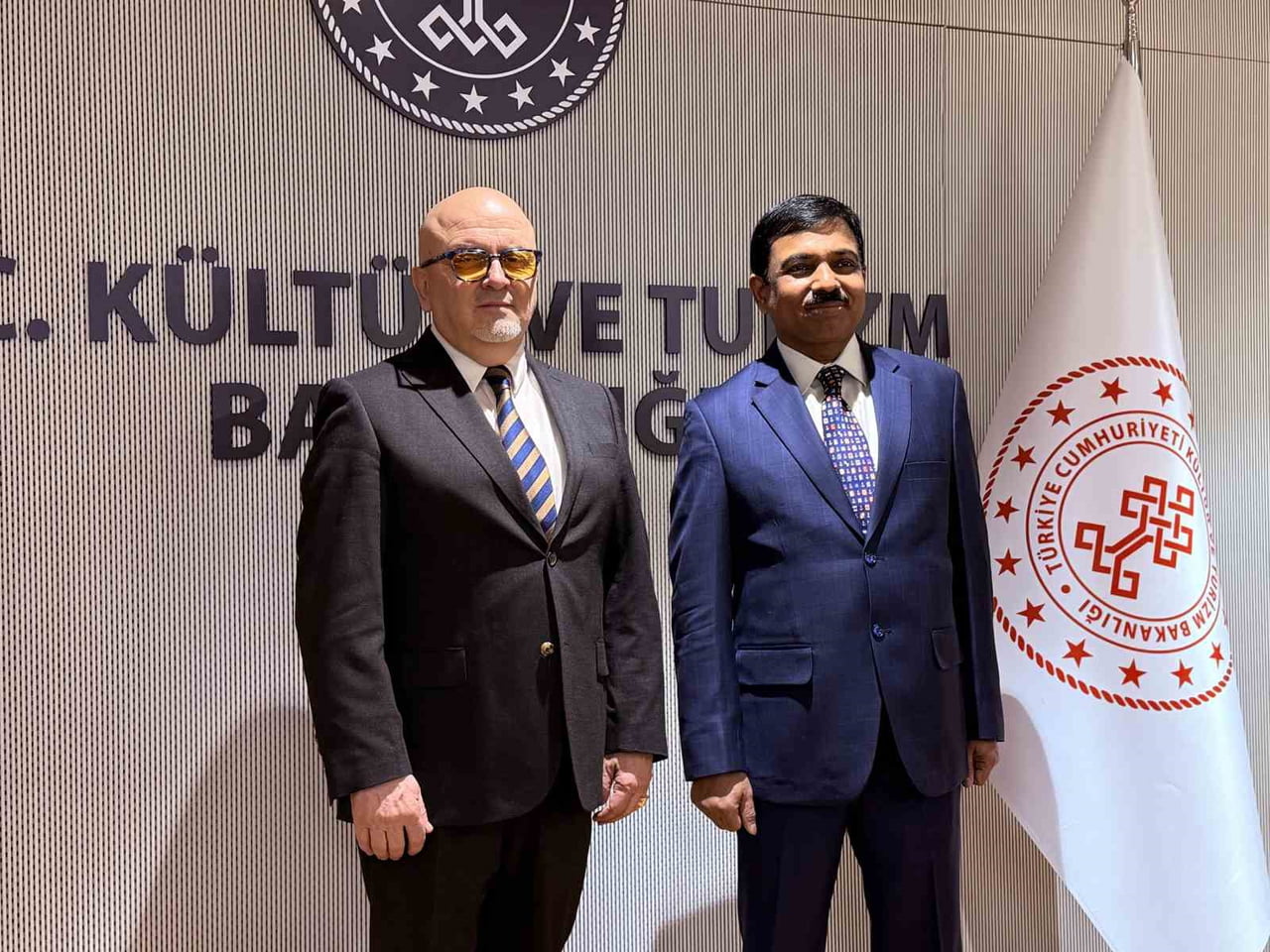 KÜLTÜR VE TURİZM BAKANLIĞI SİNEMA GENEL MÜDÜRÜ BİROL GÜVEN-  HİNDİSTAN ANKARA BÜYÜKELÇİSİ...