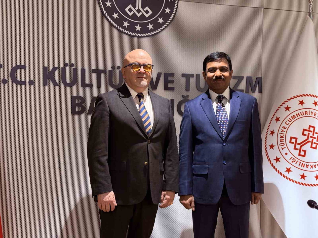 KÜLTÜR VE TURİZM BAKANLIĞI SİNEMA GENEL MÜDÜRÜ BİROL GÜVEN-  HİNDİSTAN ANKARA BÜYÜKELÇİSİ...