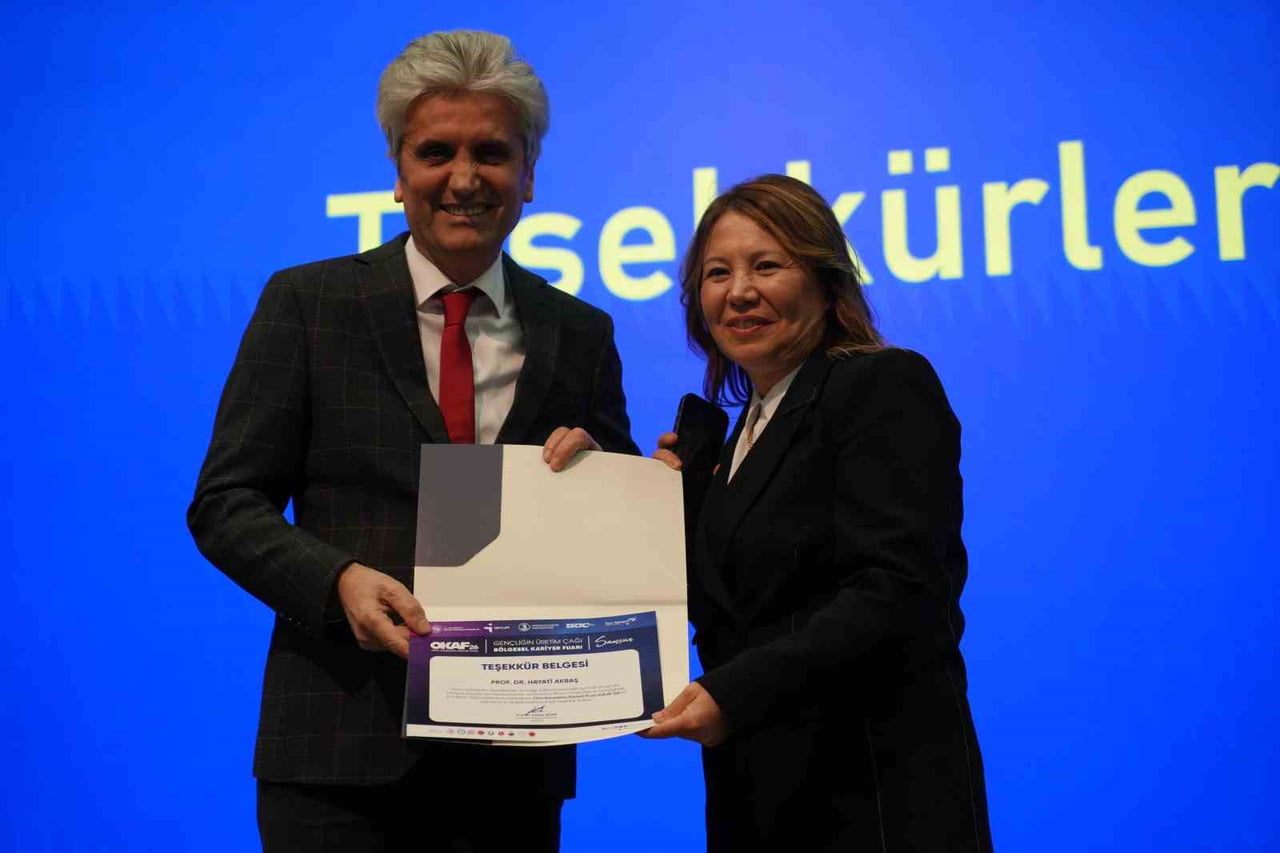 KURDUĞU KÜÇÜK BİR KLİNİKLE YOLA ÇIKAN PROF. DR. HAYATİ AKBAŞ, HAYALİNİ GERÇEĞE DÖNÜŞTÜREREK...