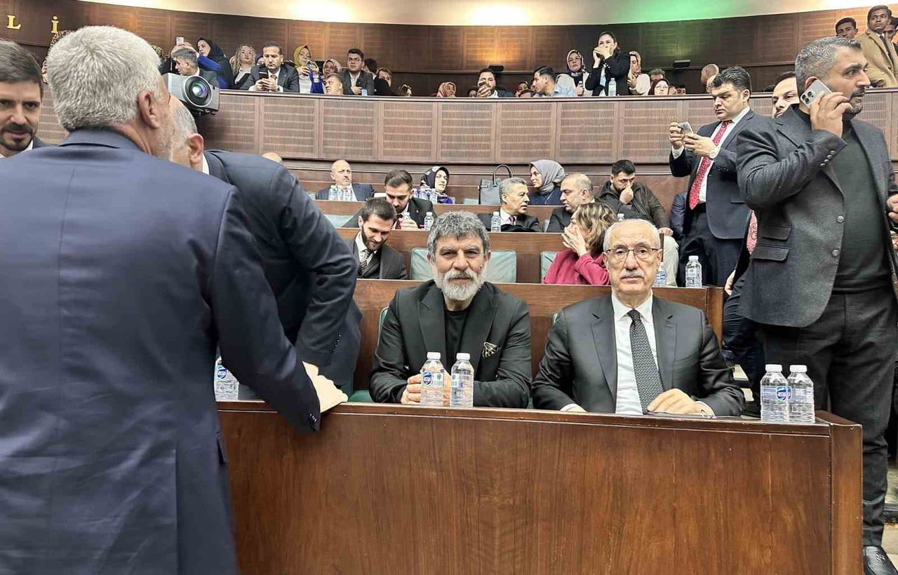 KURTLAR VADİSİ DİZİSİNDE CANLANDIRDIĞI ‘ERDAL KÖMÜRCÜ’ KARAKTERİYLE TANINAN ÜNLÜ OYUNCU SEFA...