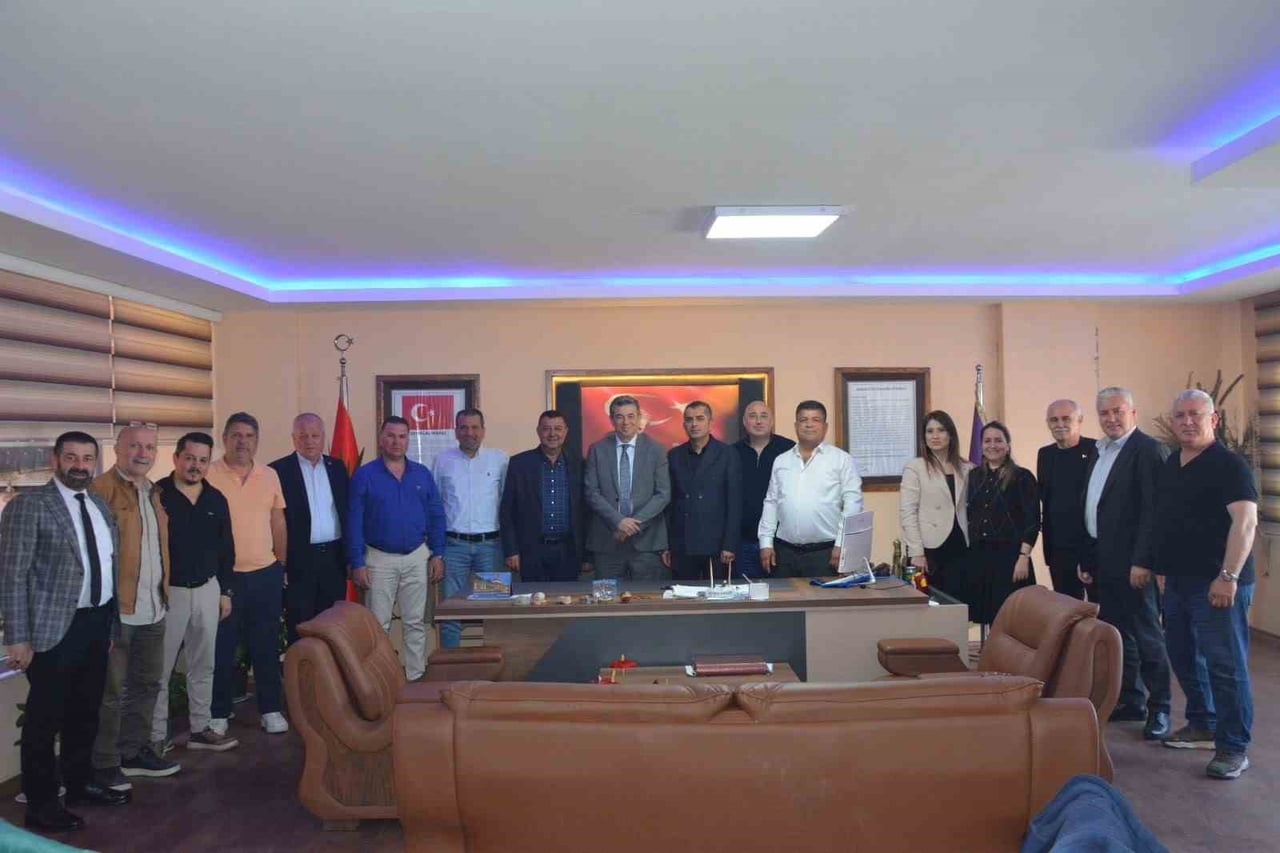 KUŞADASI'NDA ODA ZİYARETLERİNDE BULUNAN AYESOB BAŞKANI MUHAMMET ALİ KÜNKCÜ, ESNAF TEMSİLCİLERİYLE...