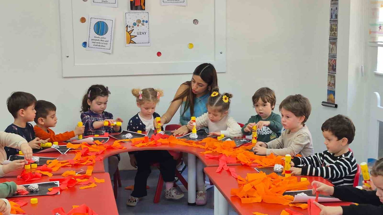KUŞADASI BELEDİYESİ ÇOCUK GELİŞİM MERKEZİ’NDE MİNİKLER YARINLARA HAZIRLANIYOR