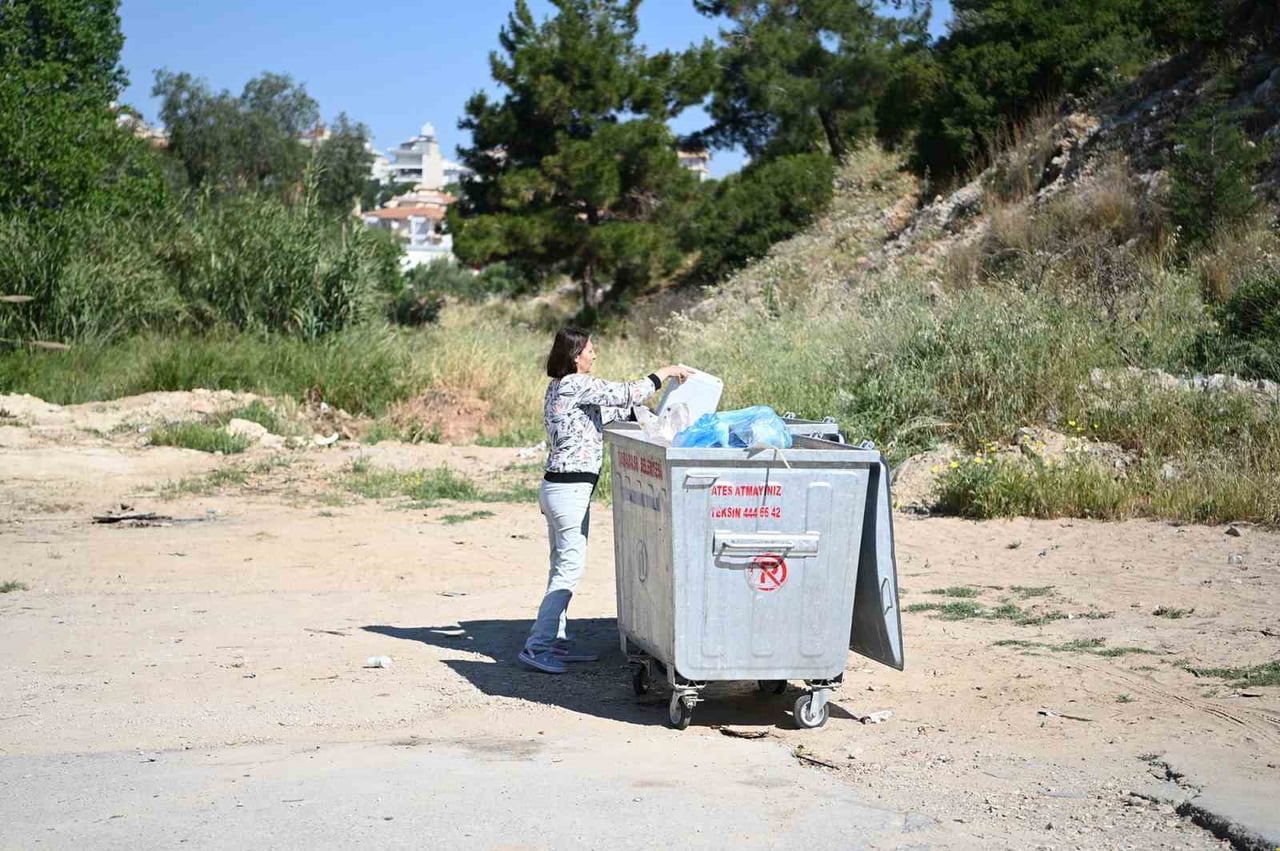 KUŞADASI BELEDİYESİ’NDEN ÇEVRE TEMİZLİĞİ ÇAĞRISI